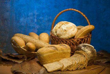 Bread in a basket clipart