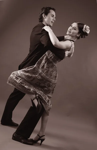 Paar dansen een latin dans — Stockfoto