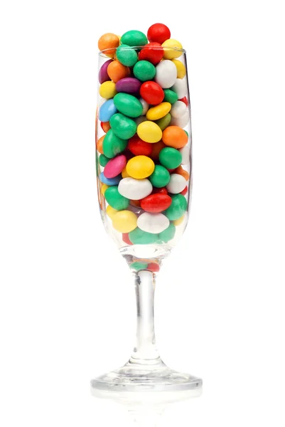 Цветные конфеты в стаканах — стоковое фото