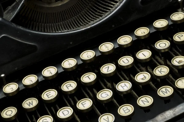 Zbliżenie stare zakurzone do pisania maszyny — Zdjęcie stockowe