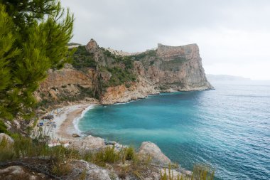 güzel bir plaj Dağları