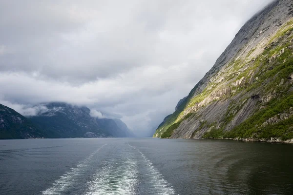 Перегляд Люсе-фіорд на Норвегії — стокове фото