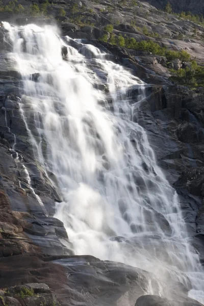 Wasserfall Langfossen — Stockfoto