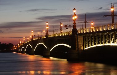 Троицкий мост белой ночью
