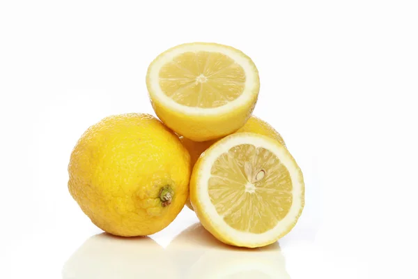 Drie sappige citroenen — Stockfoto