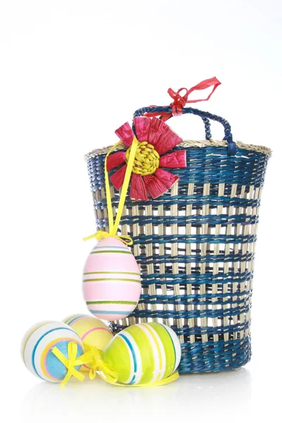 Basket with the painted eggs — Stock Photo, Image