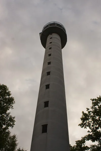 Grauer Turm — Stockfoto