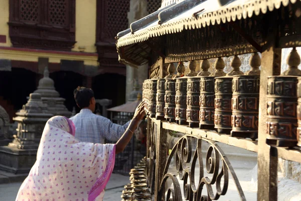 Молитвенные барабаны Непала — стоковое фото