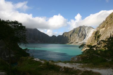 Pinatubo volcano clipart