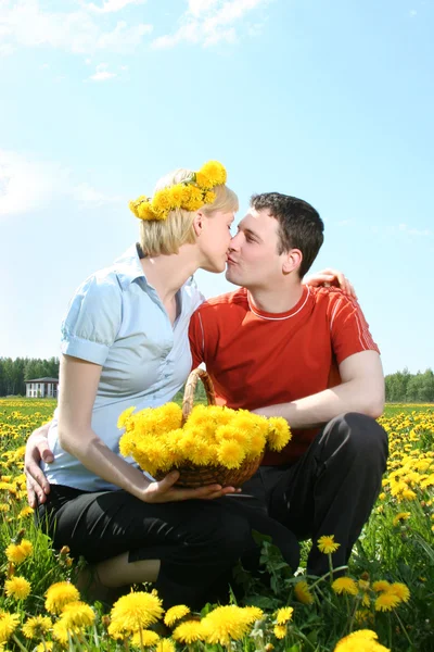 Весенний поцелуй — стоковое фото