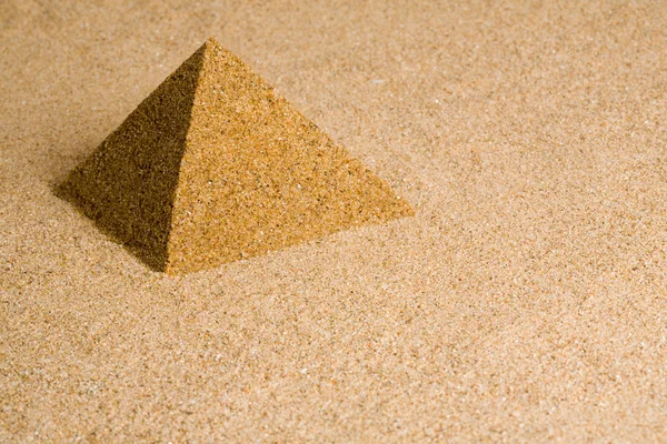 Piramida — Zdjęcie stockowe