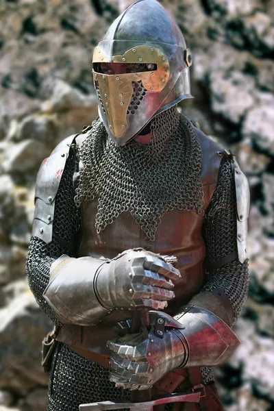 Gepantserde middeleeuwse ridder — Stockfoto