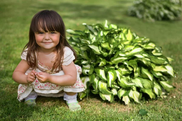 Милая маленькая девочка — стоковое фото