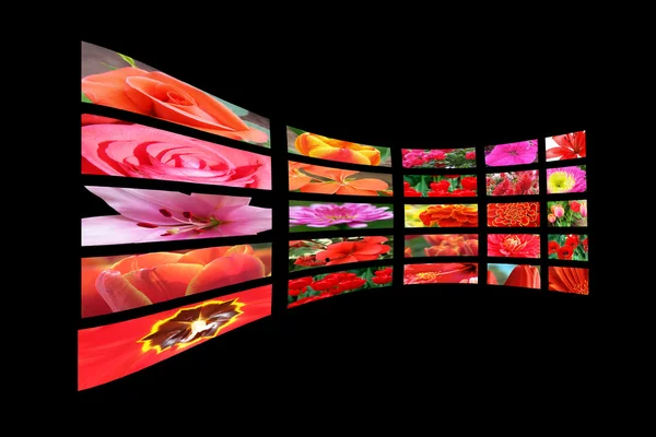 Цветные многодисплейные телевизоры — стоковое фото