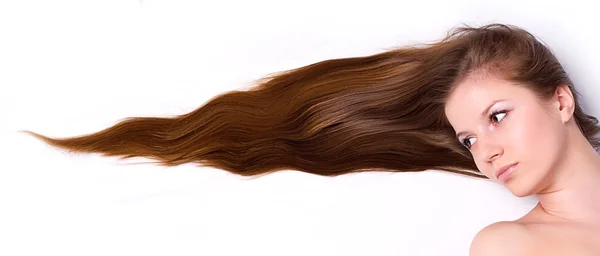 Femme aux cheveux longs — Photo