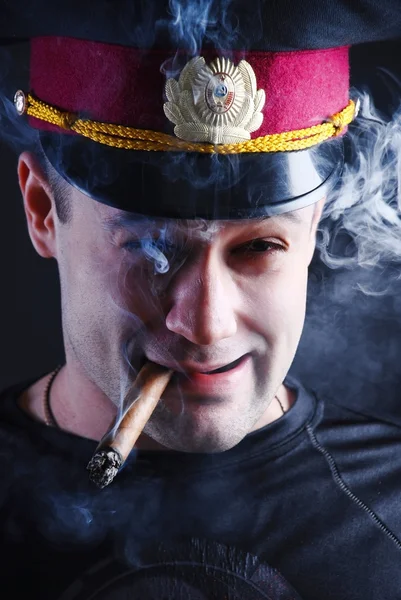 Uomo in berretto militare — Foto Stock