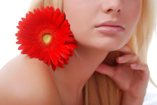 Tvář ženy a květina — Stock fotografie