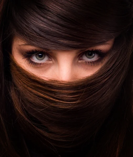 Rosto de mulher e cabelo — Fotografia de Stock