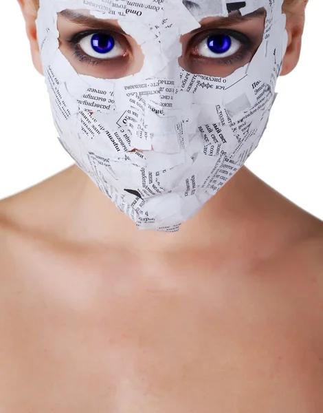 Vrouw in papier masker — Stockfoto