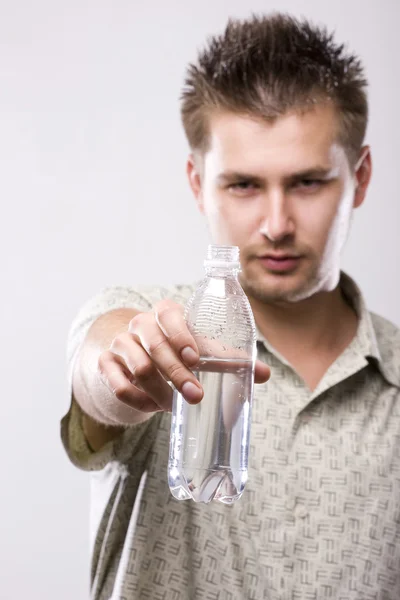 Wasser in der Flasche — Stockfoto