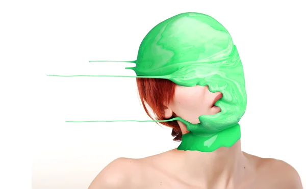 Farbe auf den Kopf der Frau — Stockfoto