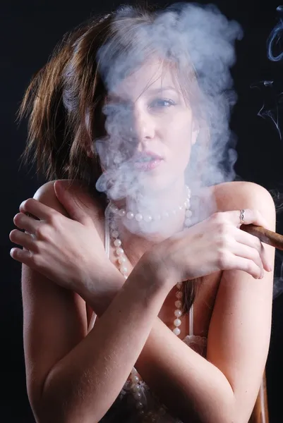 Amicabilitykobieta dla niepalących — Zdjęcie stockowe