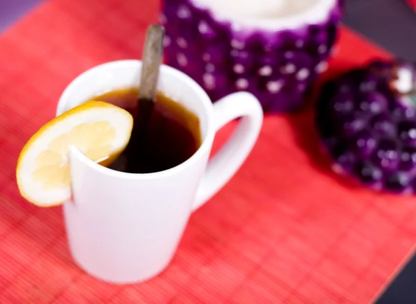 Cup with black tea — Stock Photo, Image