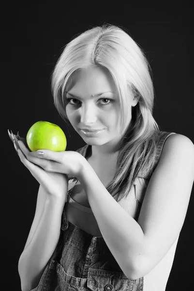 Chica con manzana —  Fotos de Stock