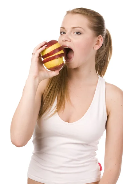 Жінка і скибочки яблук — стокове фото