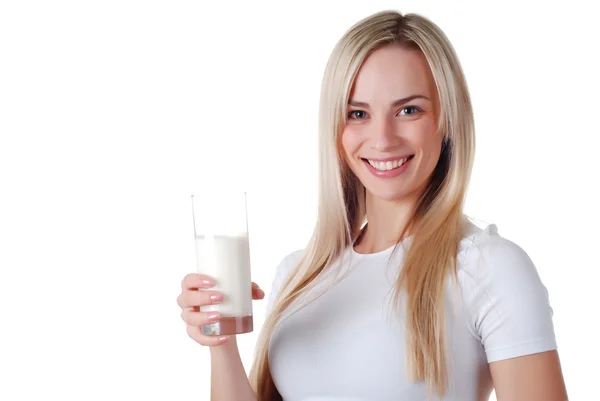 Frau mit Glas Milch — Stockfoto