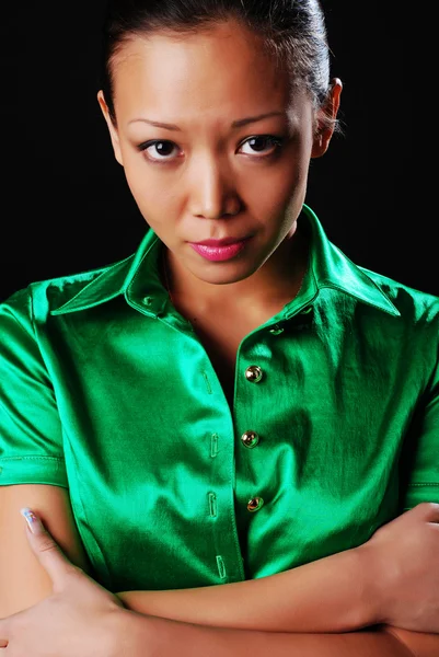 Vrouw in groen shirt — Stockfoto