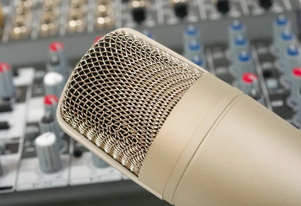 Studio microphone on the audio control c — Stock Photo, Image