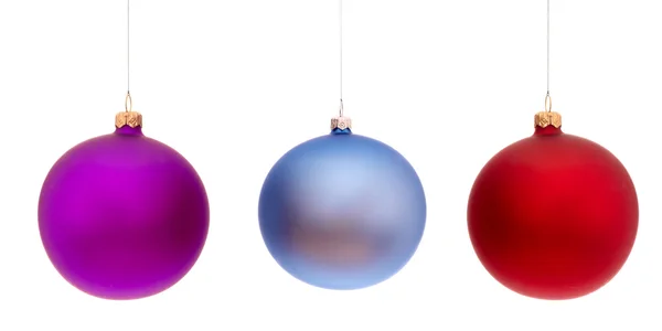 クリスマスのボールに白を分離 — ストック写真