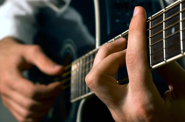 Музикант грав гітара — стокове фото