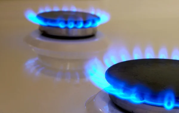 Las llamas de la estufa de gas. Enfoque suave — Foto de Stock