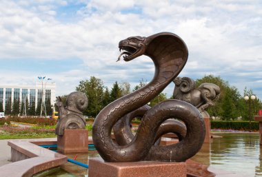 Sculpture snake