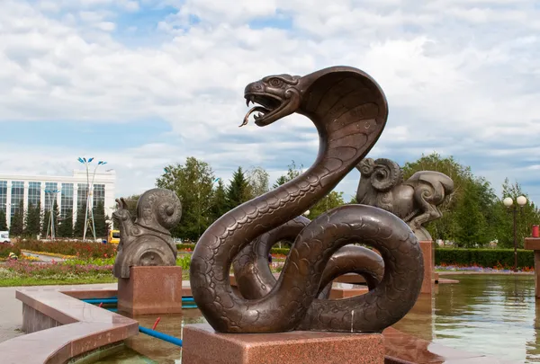Heykel yılan — Stok fotoğraf
