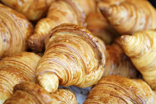 Croissant fresco e saboroso Fotografias De Stock Royalty-Free