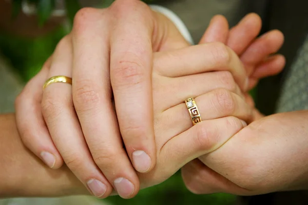 Muž a žena Svatební ruce — Stock fotografie