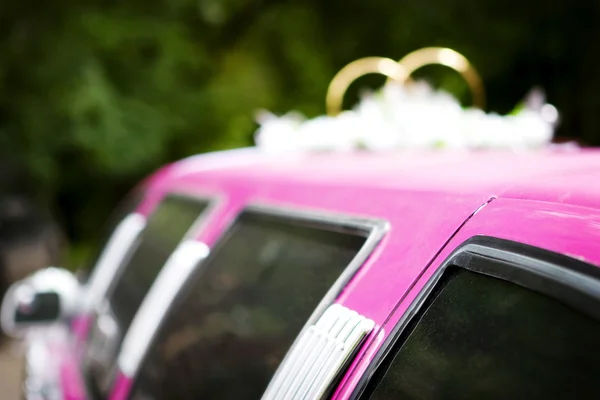 Anéis de casamento no carro Imagem De Stock