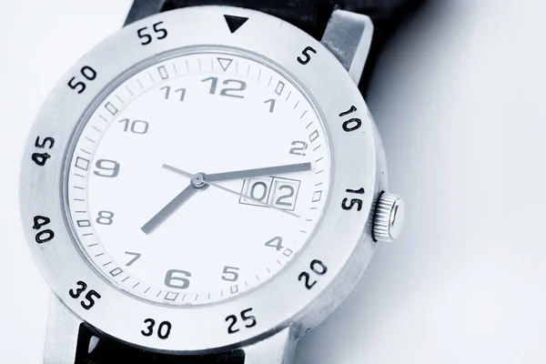 Reloj analógico en blanco — Foto de Stock