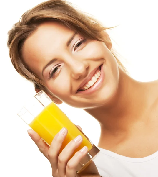 Kvinna dricka apelsinjuice närbild — Stockfoto