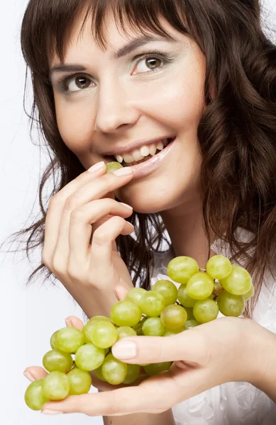 Yeşil üzüm kadınla — Stok fotoğraf