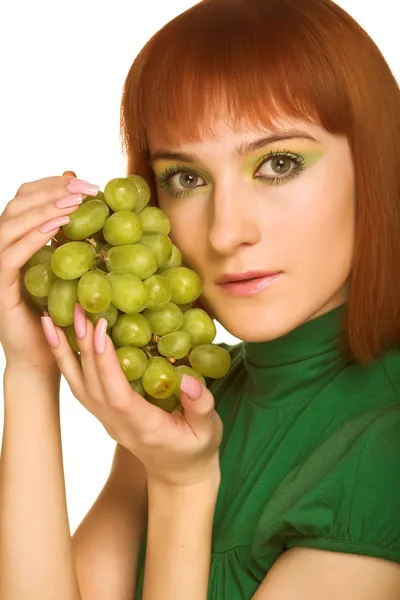 Mujer con racimo de uvas —  Fotos de Stock
