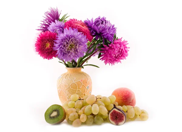Fruit and bouquet — Stock Photo, Image