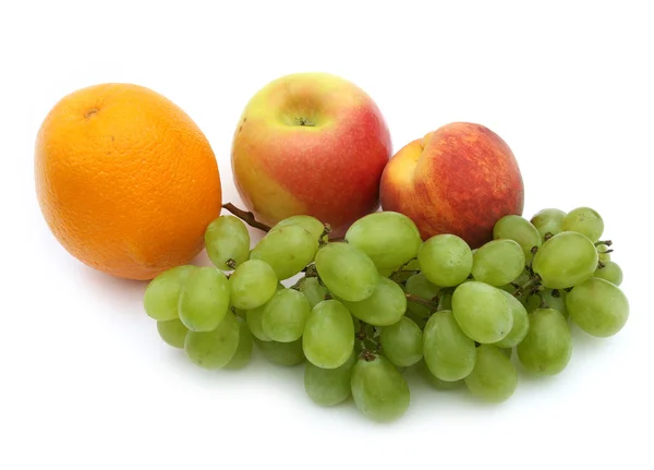 Winogrona białe tło — Zdjęcie stockowe