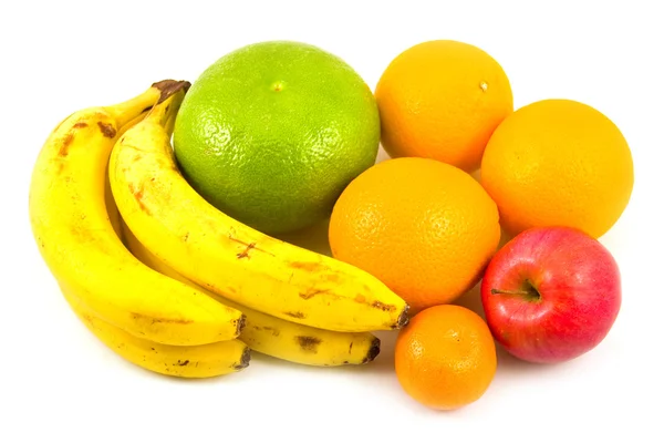 Laranjas bananas tangerina e maçã — Fotografia de Stock