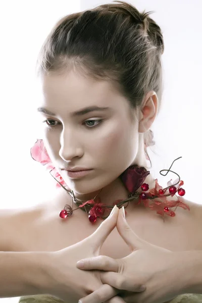 Portrait of the girl with a necklace fro — Stock Photo, Image