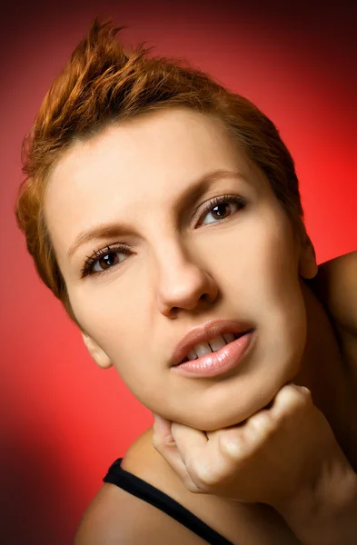 Krásná rusovláska žena — Stock fotografie