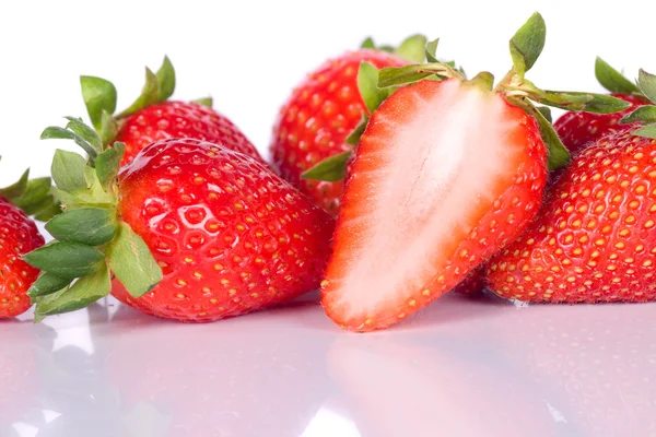 Frische Erdbeerfrüchte — Stockfoto
